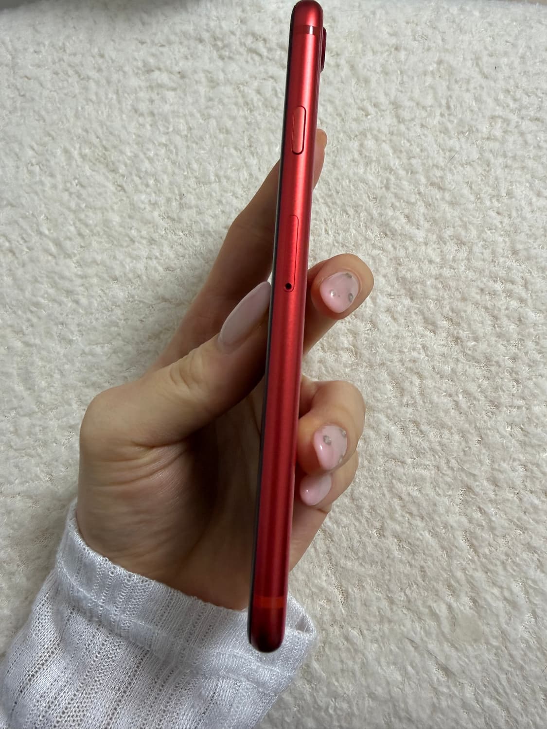 아이폰 SE 64기가 프로덕트 레드 색상 + 리락쿠마 케이스 상품이미지3