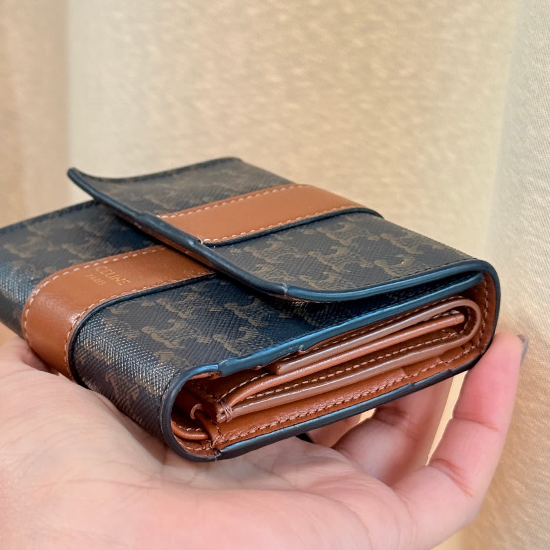 셀린느 정품 트리오페 트리폴드 여성 반지갑 상품이미지4