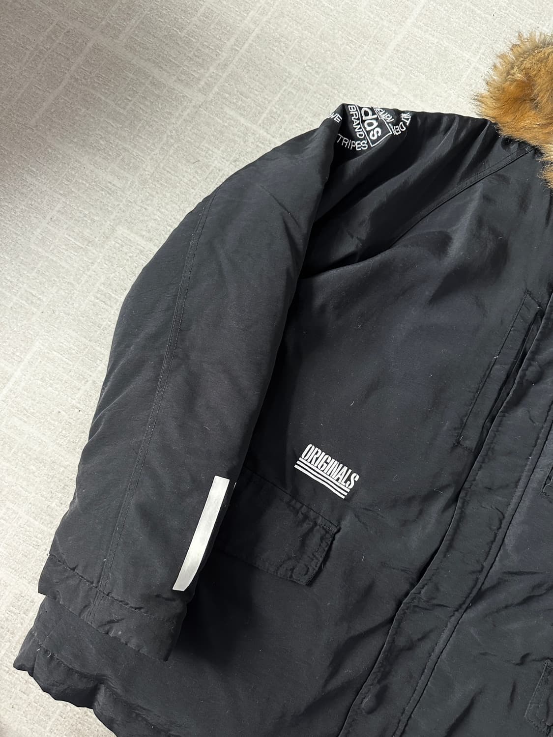 아디다스 남여공용 로고 덕다운 패딩 XL 상품이미지4