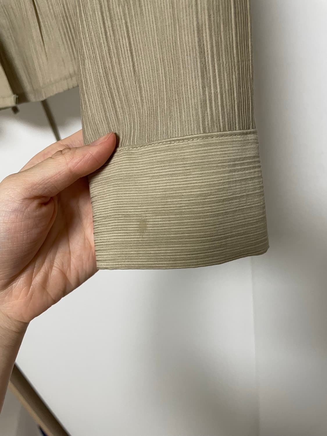 모슈파모슈 Back Lace - up Blouse Beige 상품이미지10