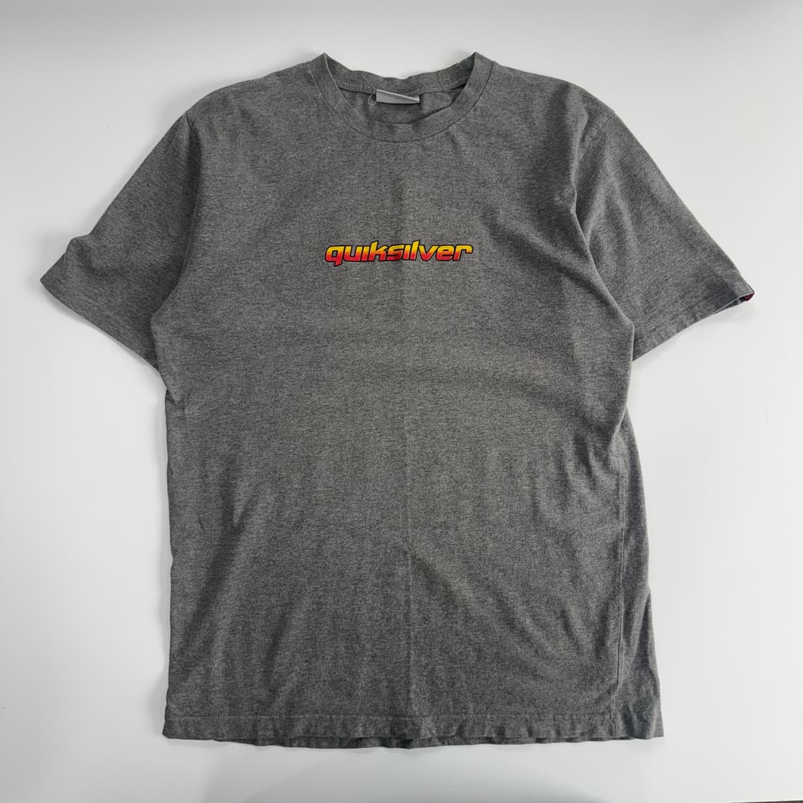 Quiksilver 퀵실버 백 포인트 그레이 반팔  상품이미지3