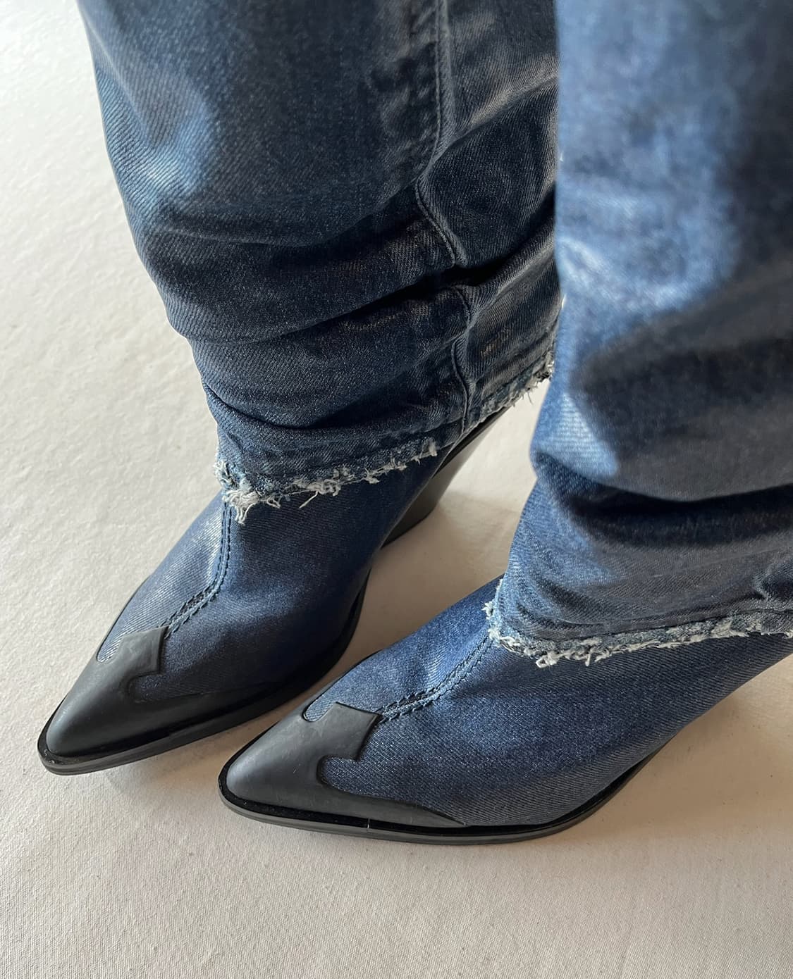DIESEL denim distressed boots 상품이미지3