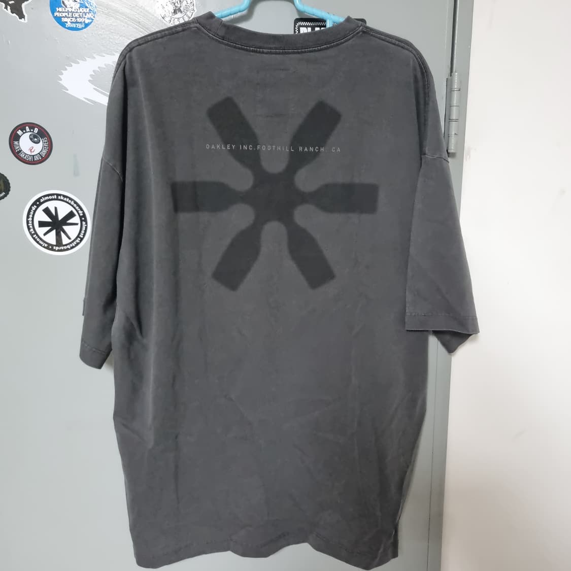 오클리 x 피에트 메탈 2.0 티셔츠 상품이미지3