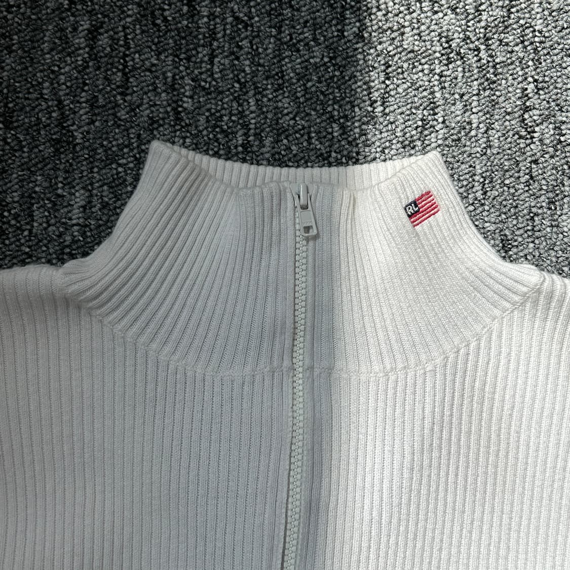 폴로 진스 성조기 넥 로고 크롭 하프집업 니트 상품이미지3