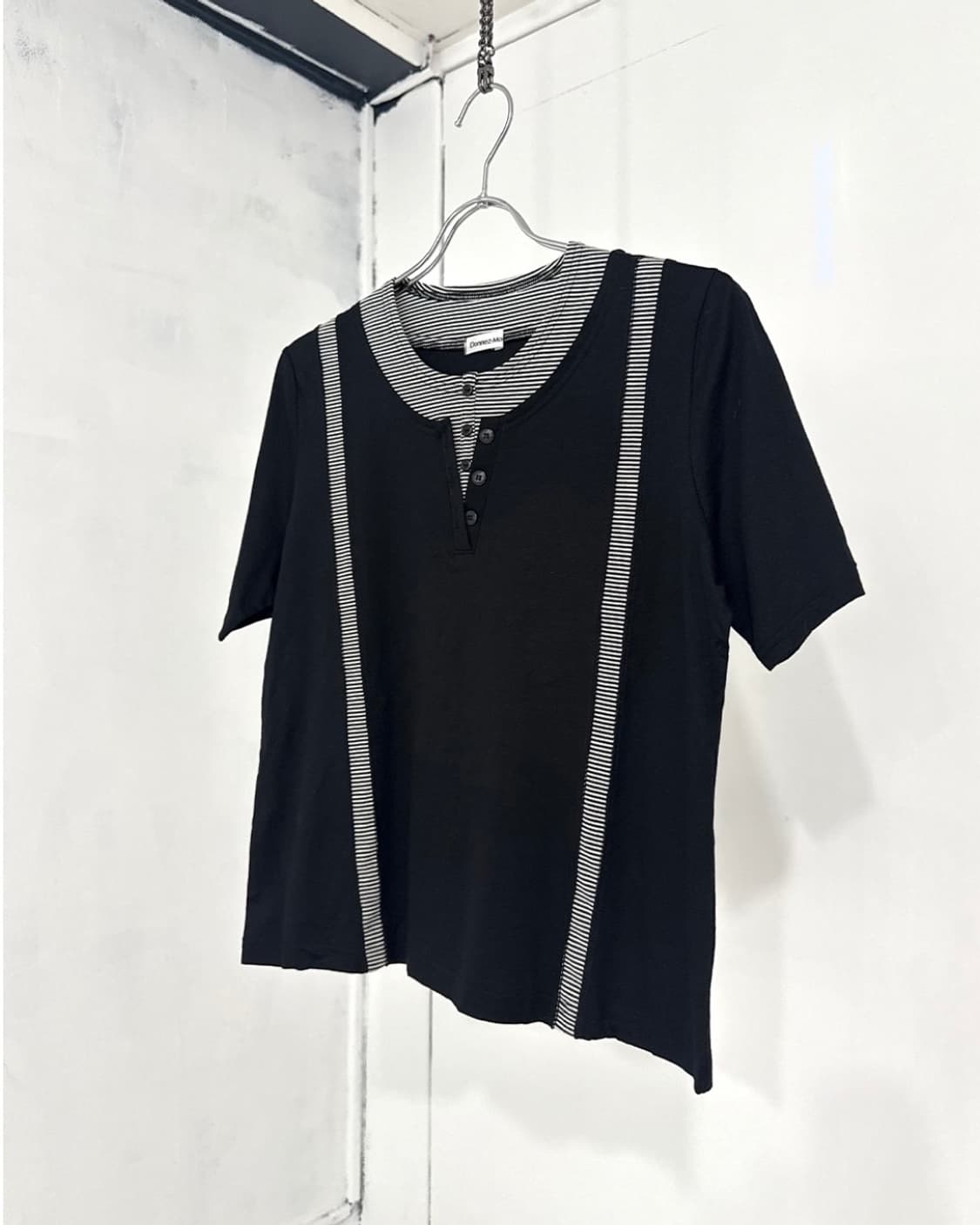 Black Striped Layered Short Sleeve Top 상품이미지1