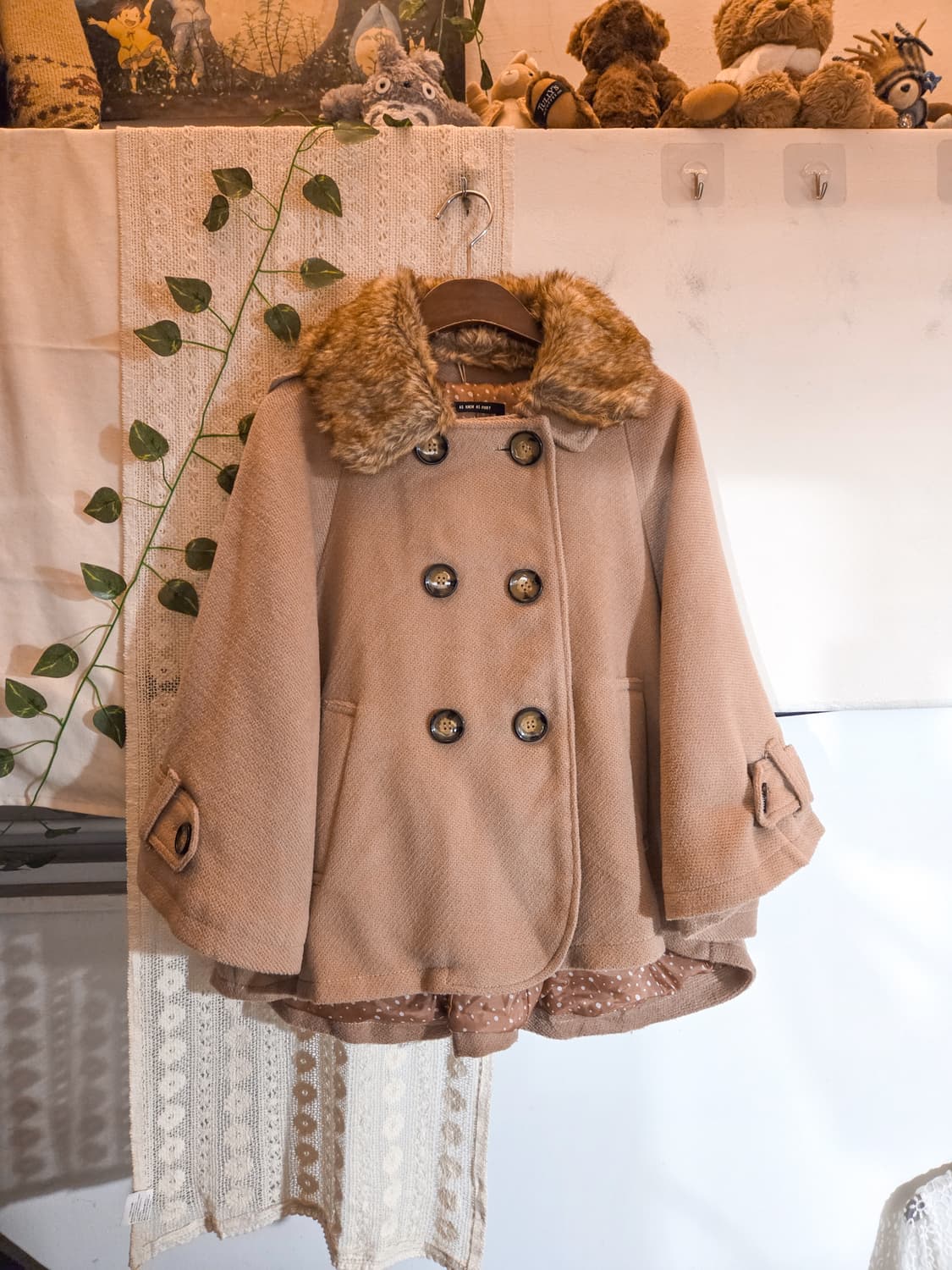 핑크베이지 더블버튼 케이프 코트 상품이미지1