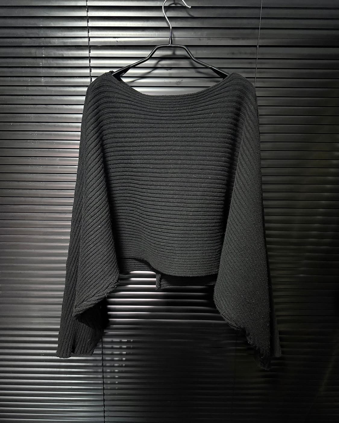 가오리핏 니트 스웨터 보트넥 오픈 가디건 오버핏 벌룬핏 블랙 스냅 단추  상품이미지4