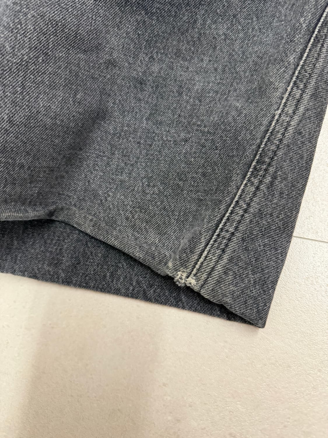 Jw 앤더슨 디스트레스드 버켓 진 팬츠 상품이미지6