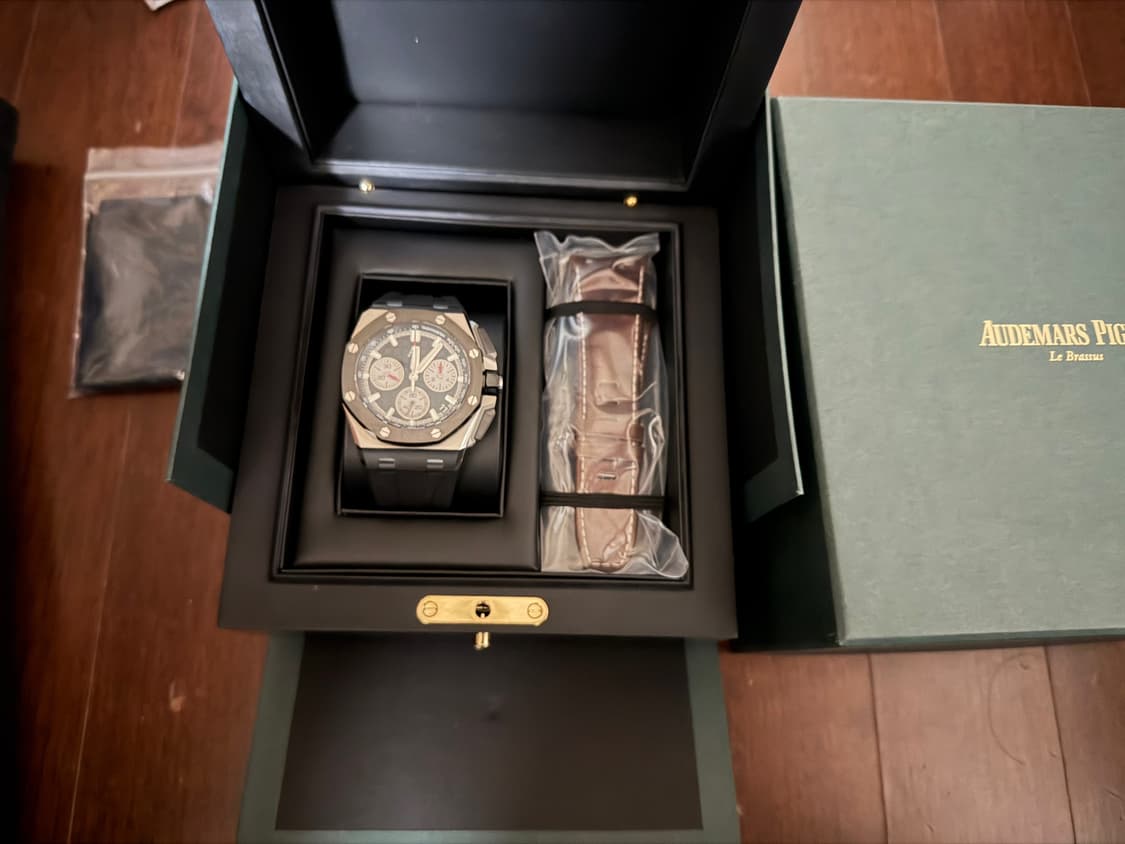 오데마피게 로얄오크 오프쇼어 셀프와인딩 크로노그래프 상품이미지4