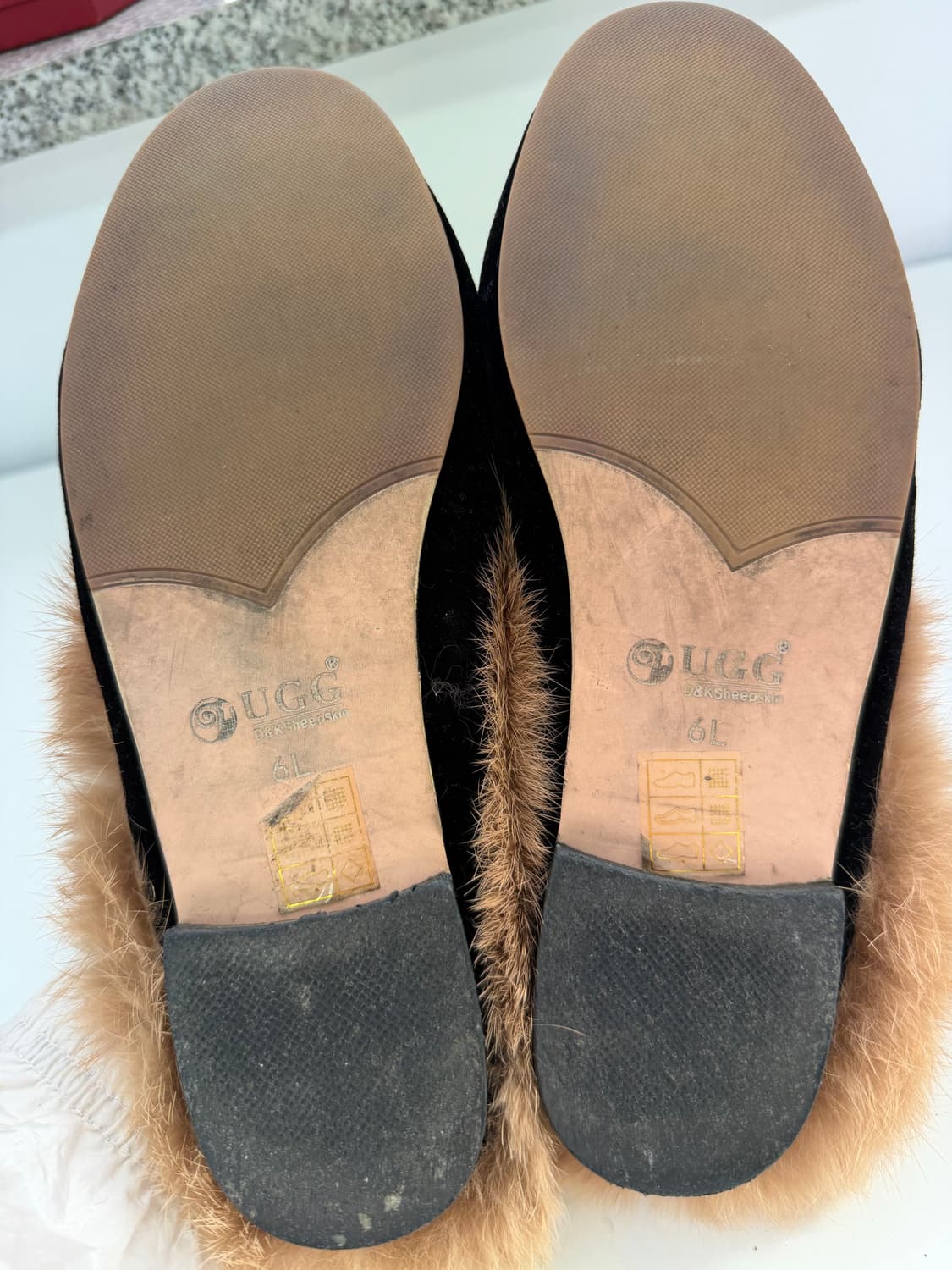 정품) UGG 어그 여성 퍼 물 슬리퍼 6L 상품이미지8