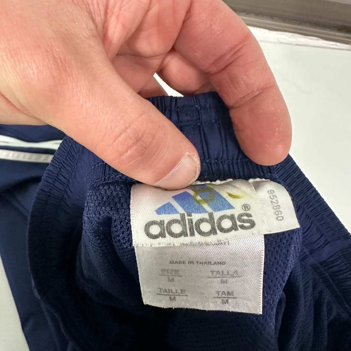 M 아디다스 네이비 삼선스트라이프 기본로고 바막재질 트랙팬츠 상품이미지3