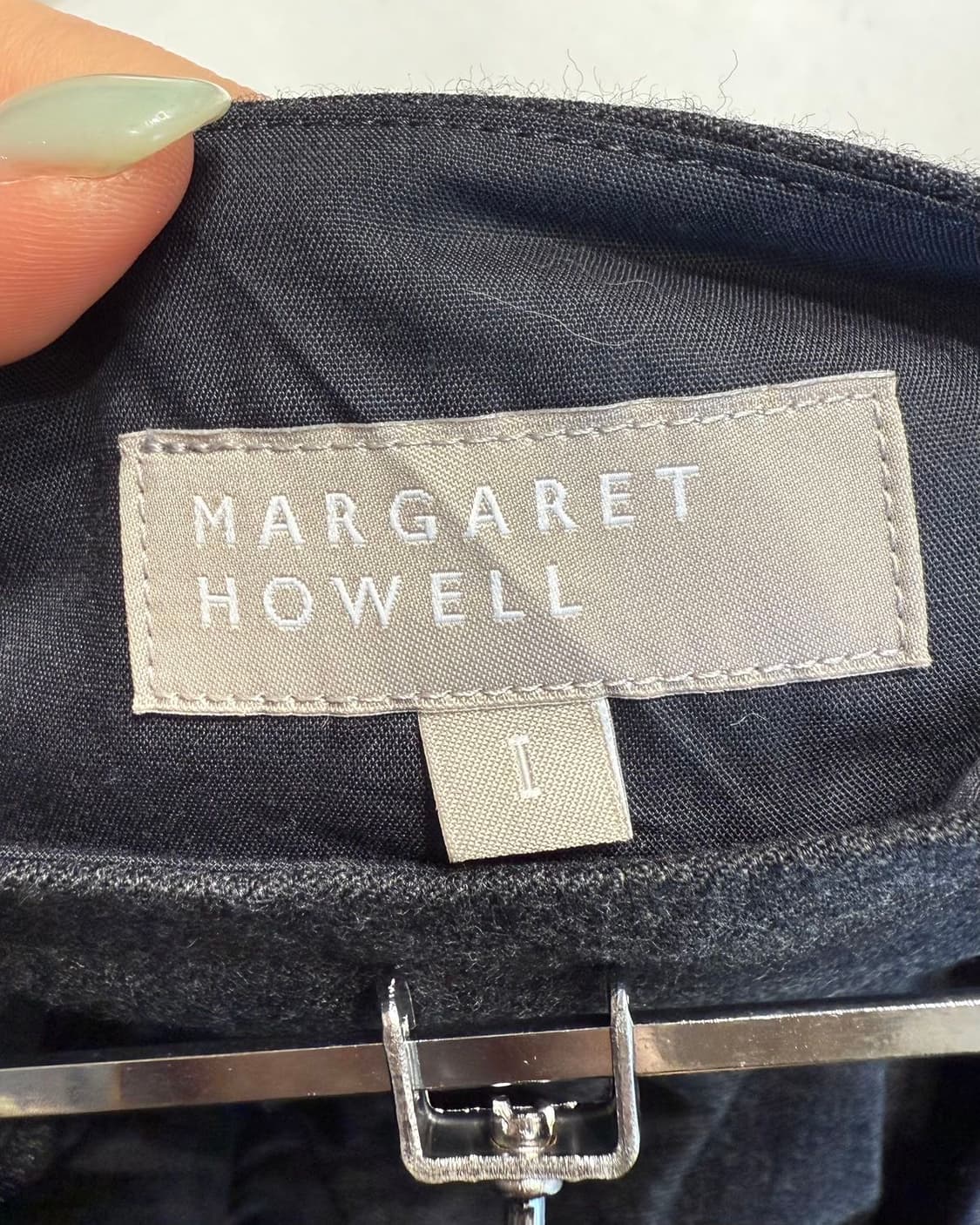 마가렛호웰 차콜 핀턱 미디스커트  상품이미지8