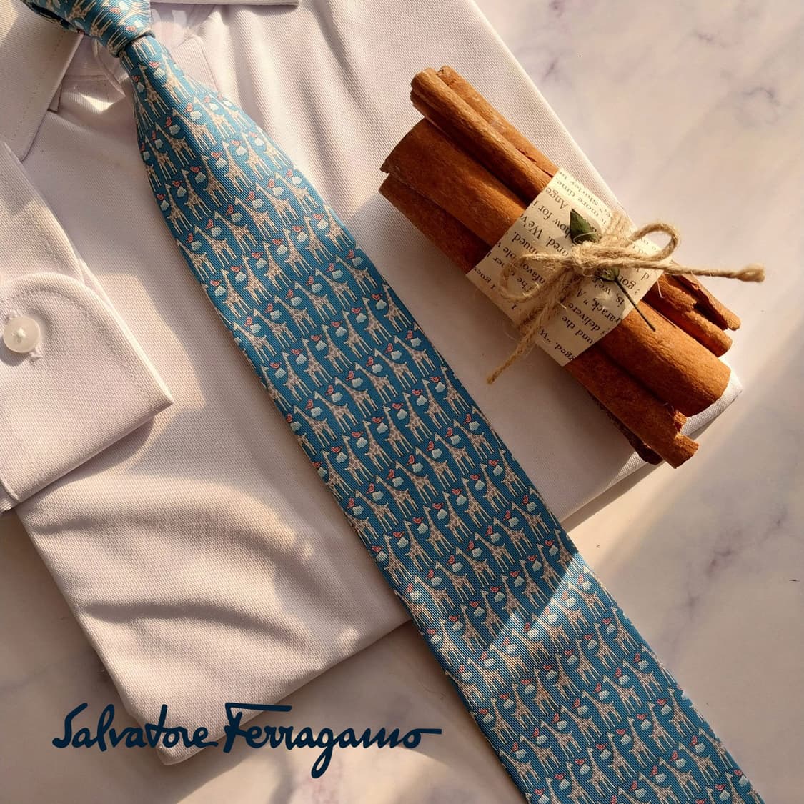 페라가모 실크 하늘색 애니멀 모티프 넥타이 8cm A+등급 K1569
 상품이미지1