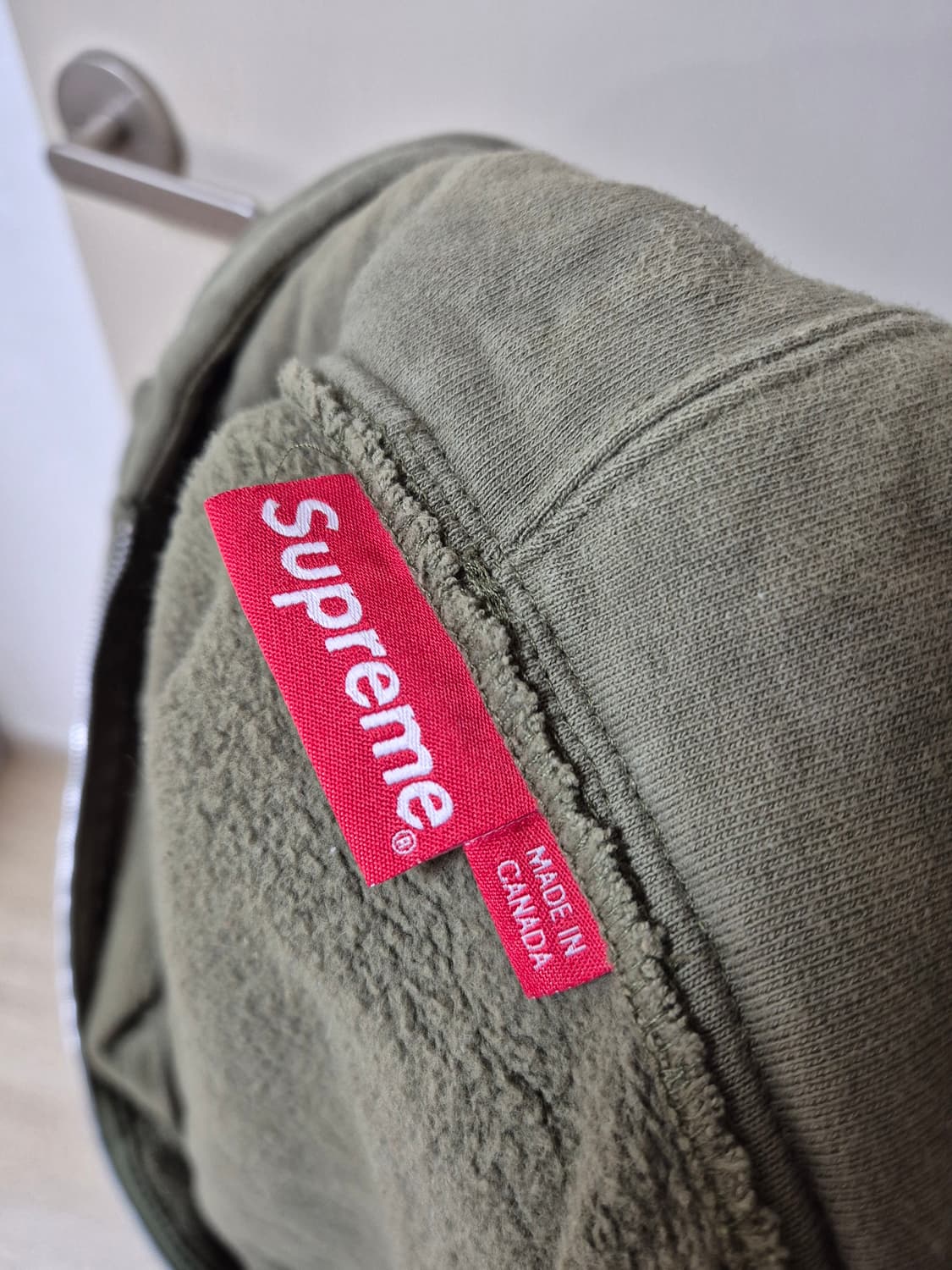 [L] 16FW 슈프림 올드 잉글리쉬 후드 로고 집업 (올리브) 상품이미지6