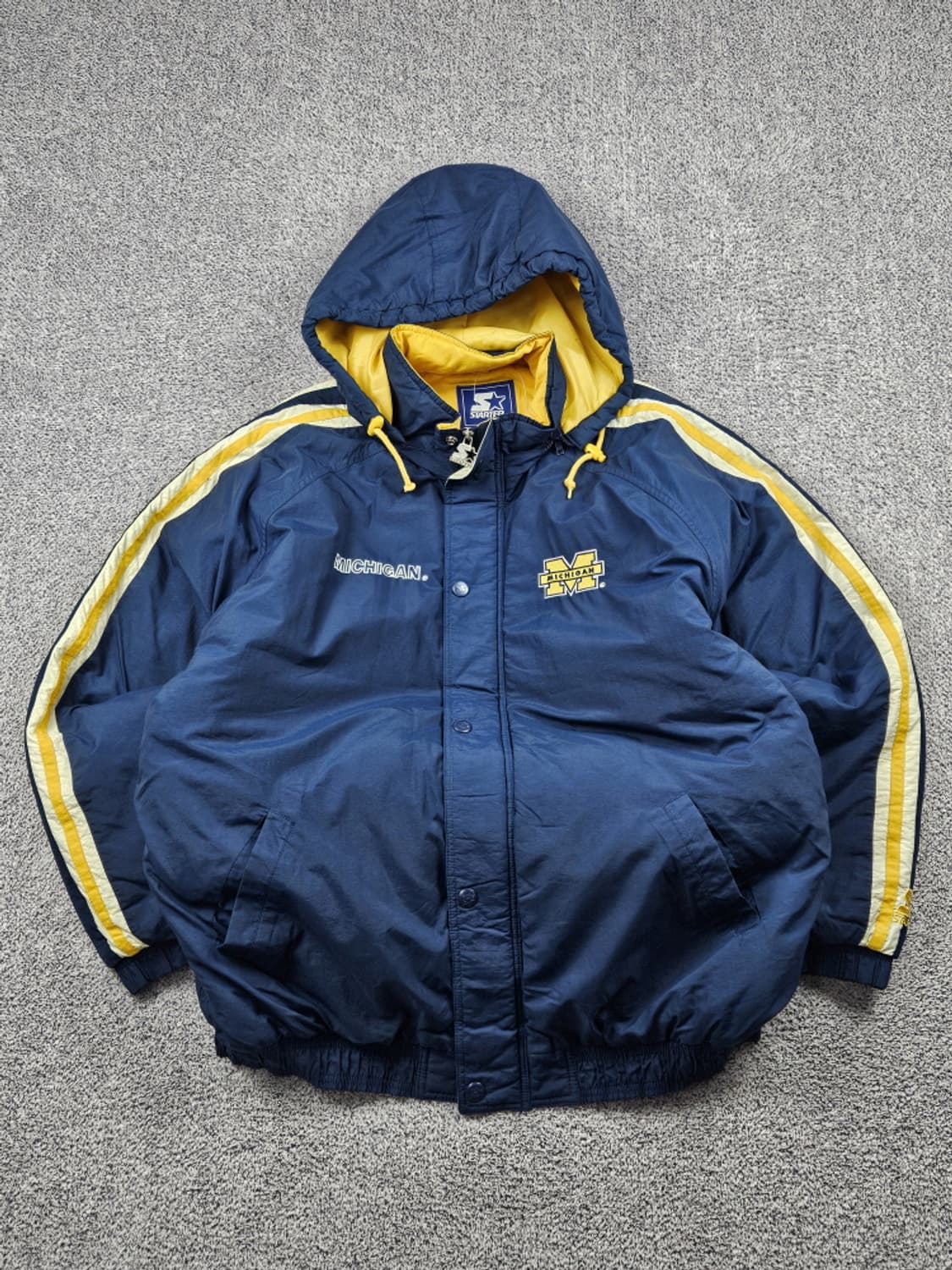 스타터 미시건 울버린즈 팀로고 라인 푸퍼 자켓 ( XL ) / 10179 상품이미지2
