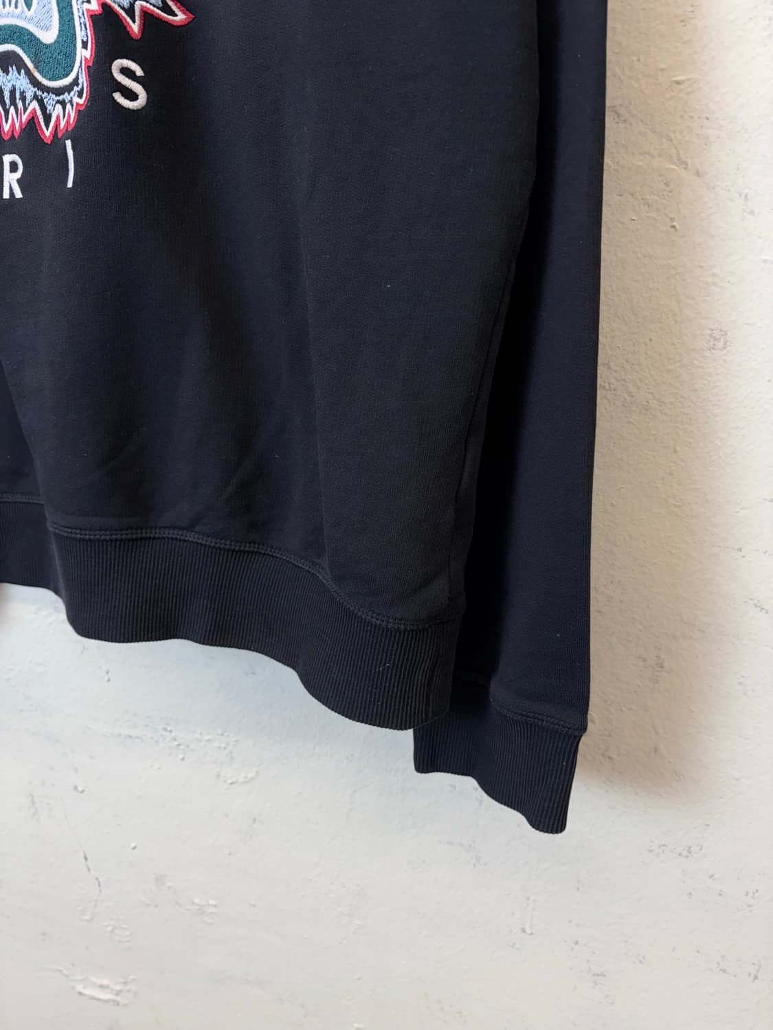 겐조 타이거 자수 맨투맨 블랙 상품이미지3