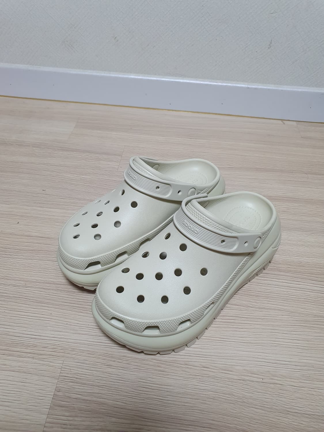 크록스 메가 크러쉬 샌들 슬리퍼 270 상품이미지4