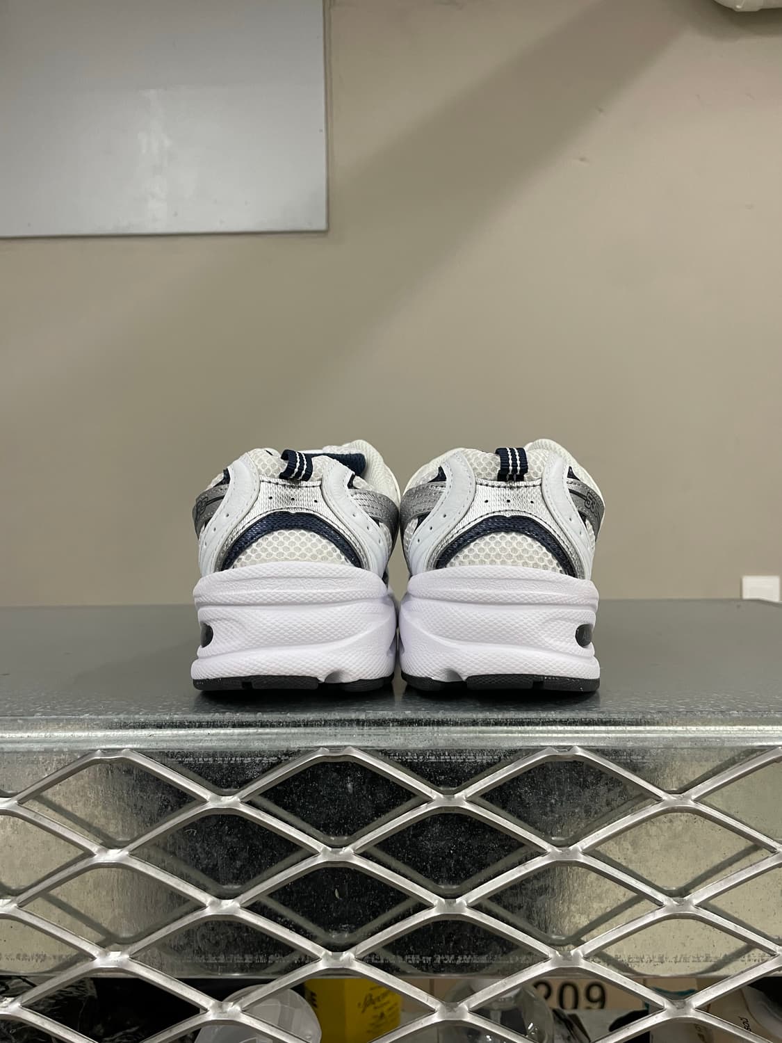 뉴발란스 530 디플 화이트 245 상품이미지3