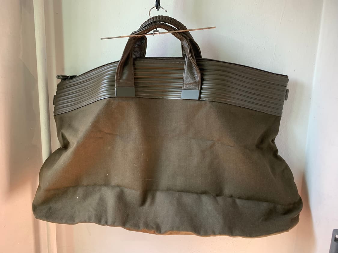 issey miyake 릿지 토트백 카키 상품이미지4