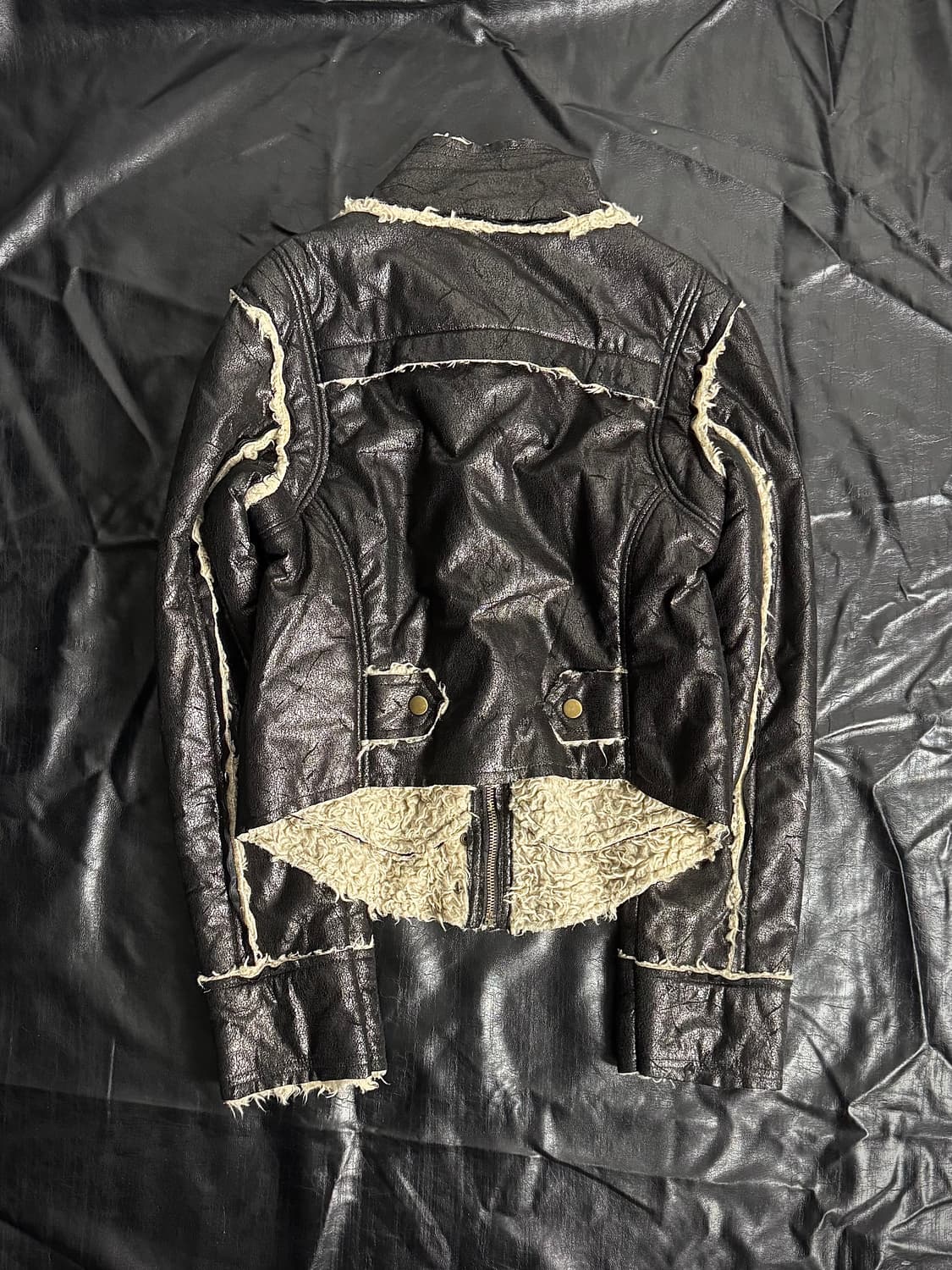 Black shearling button jacket 상품이미지4