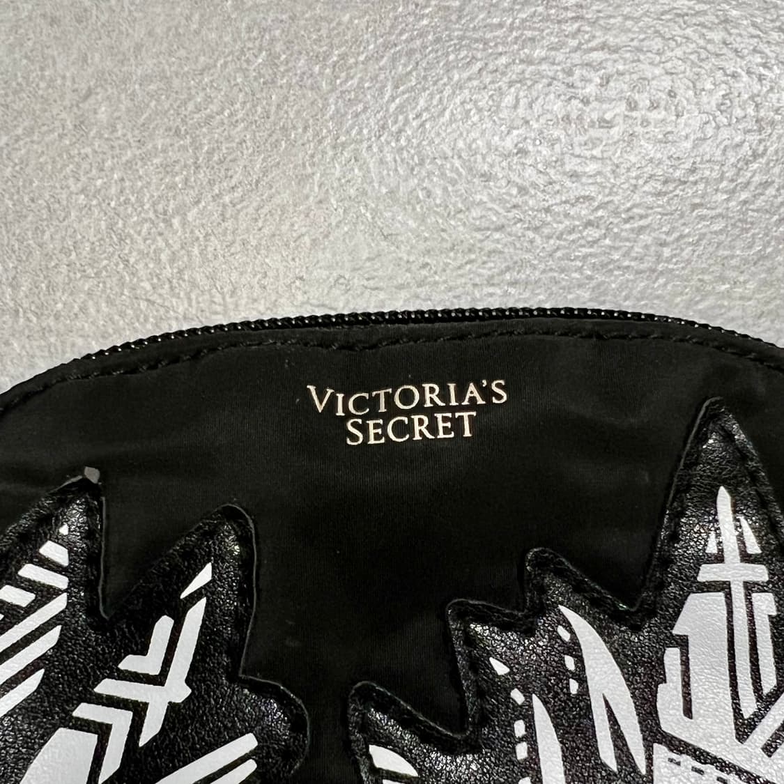 빅토리아 시크릿 패턴 파우치 지갑 상품이미지2