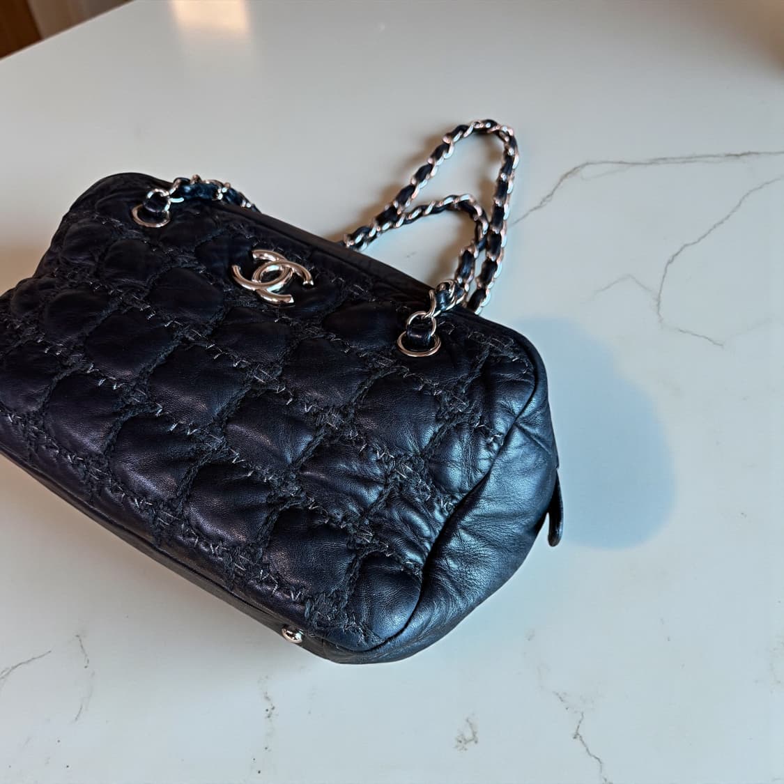 샤넬 12번대 램스킨 × 트위드 믹스 카메라백 상품이미지4