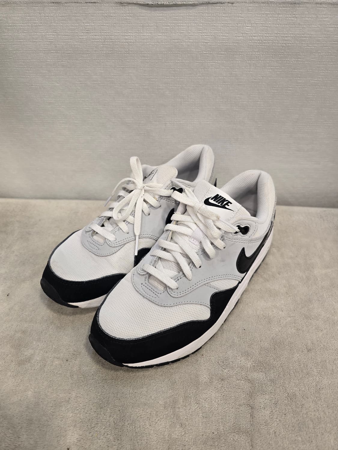 나이키 에어맥스 1 흰검 운동화 250mm 상품이미지1