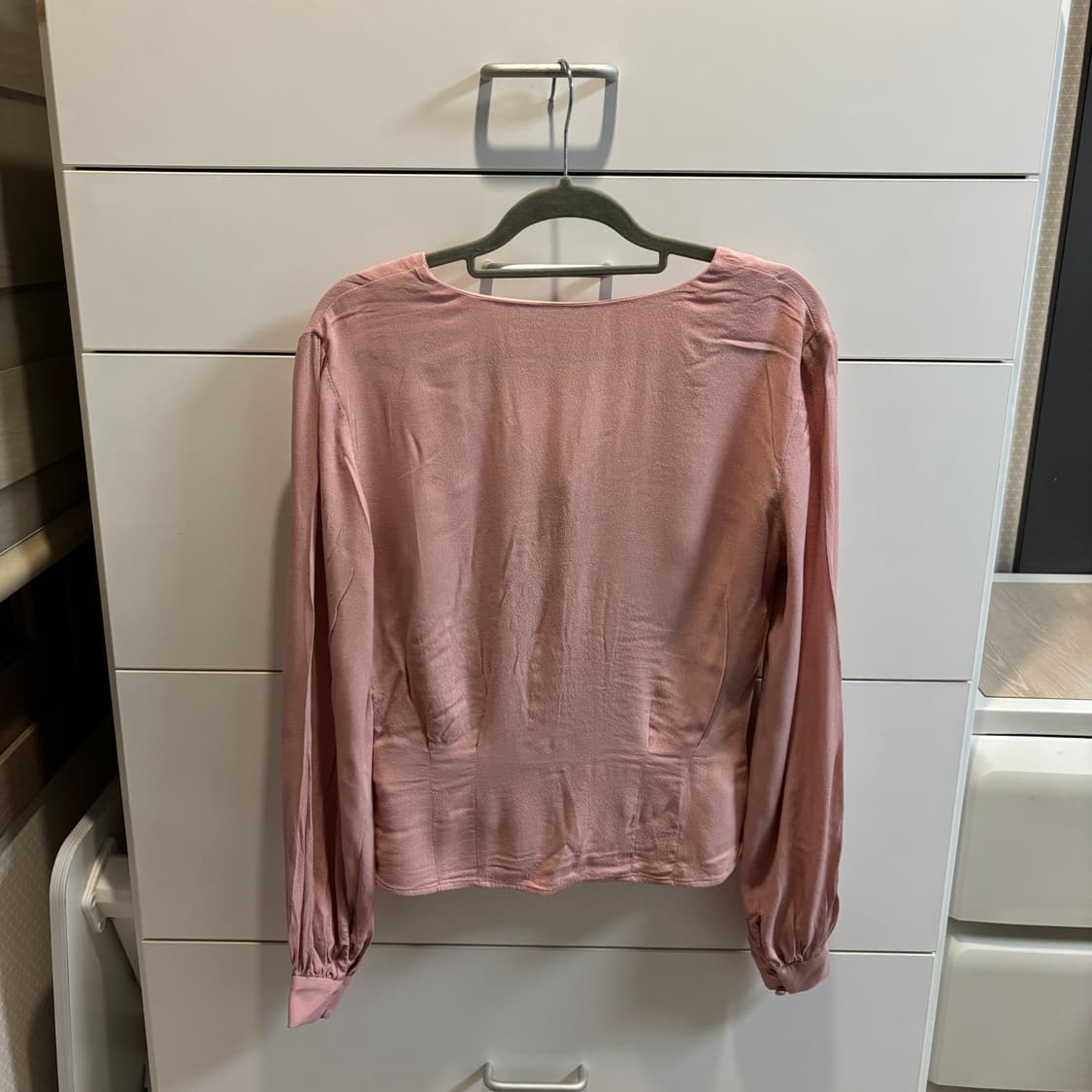 & Other Stories 앤아더스토리 핑크 V넥 블라우스 상품이미지6