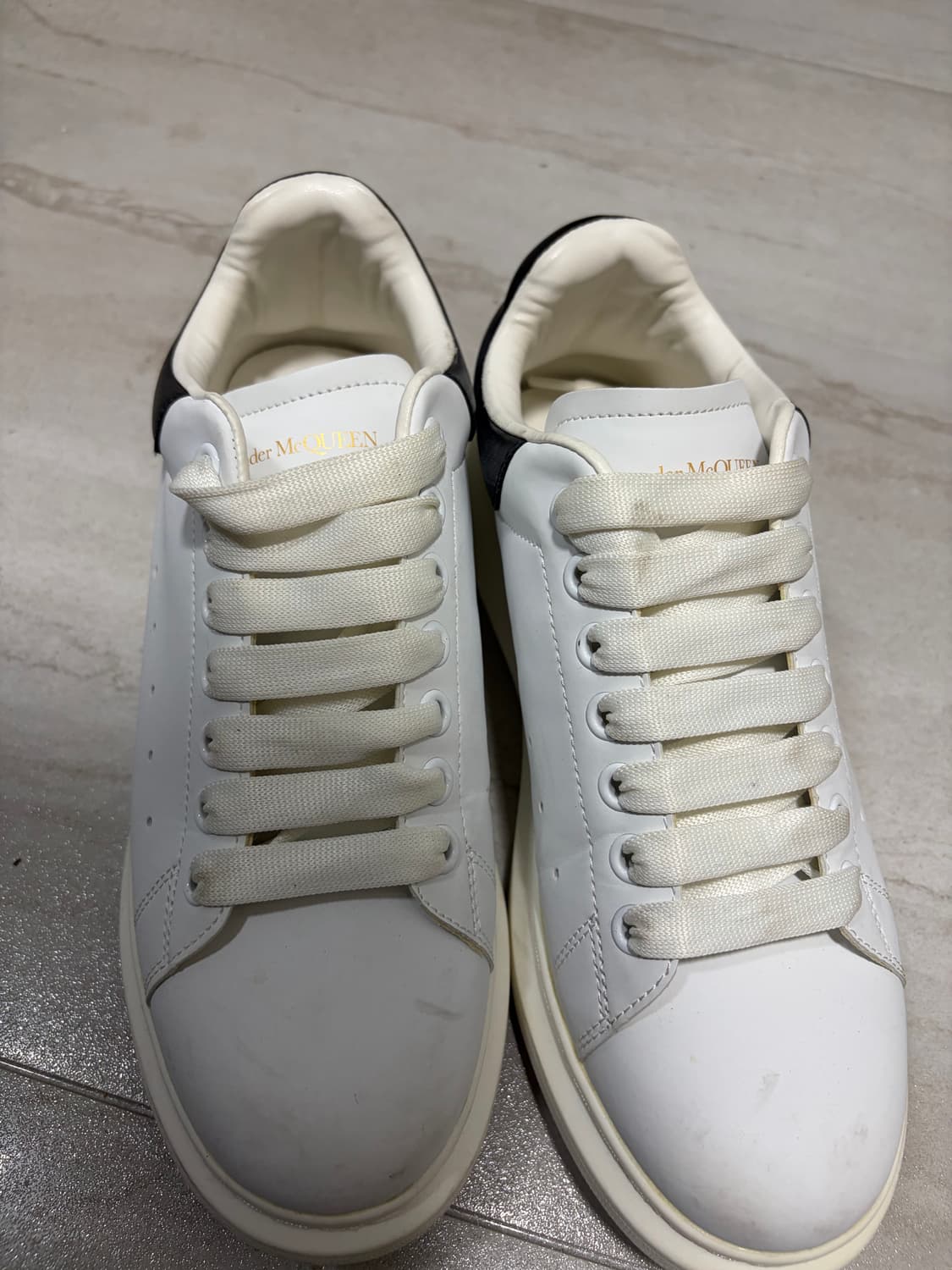 알렉산더 맥퀸 상품이미지1