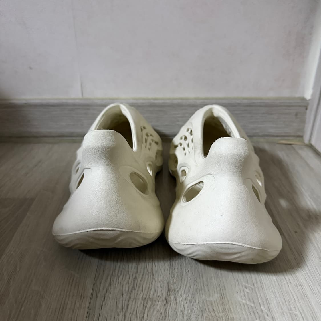 아디다스 이지 폼 러너 FY4567 (270) 상품이미지3