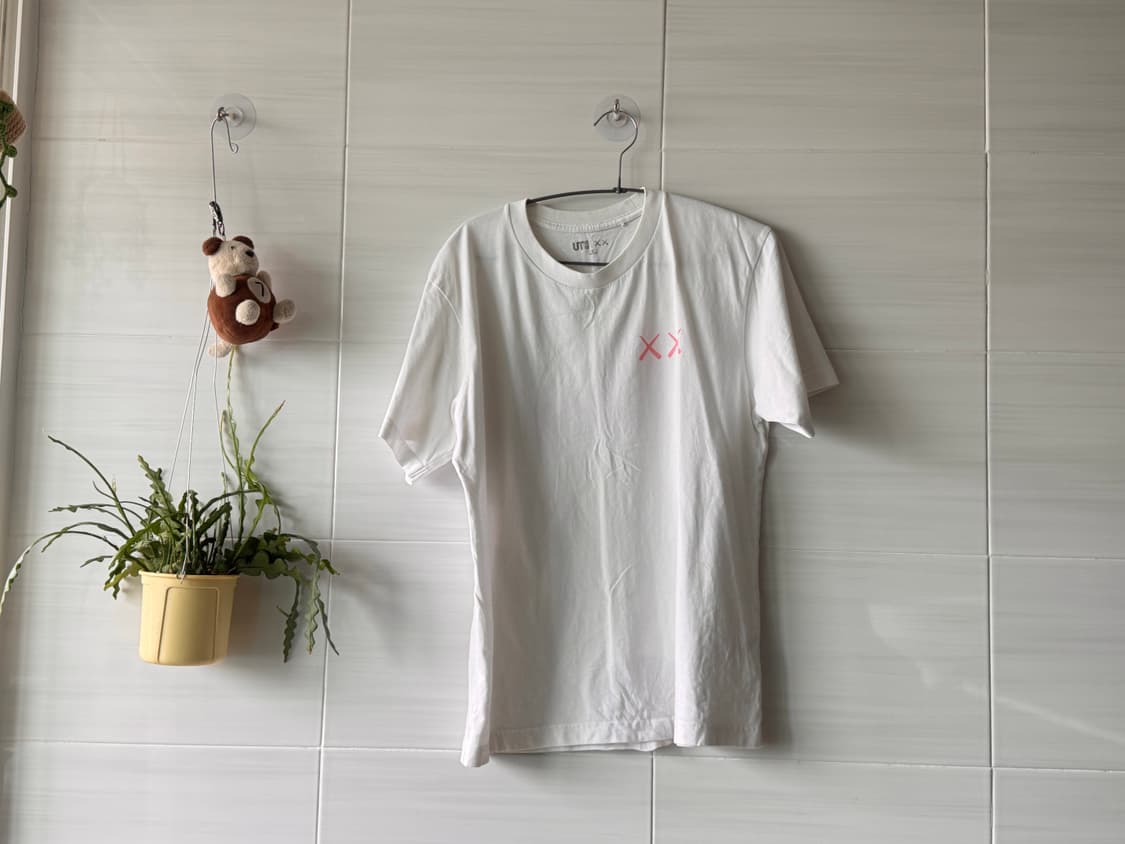 Uniqlo UT 유니클로 KAWS 반팔 상품이미지2