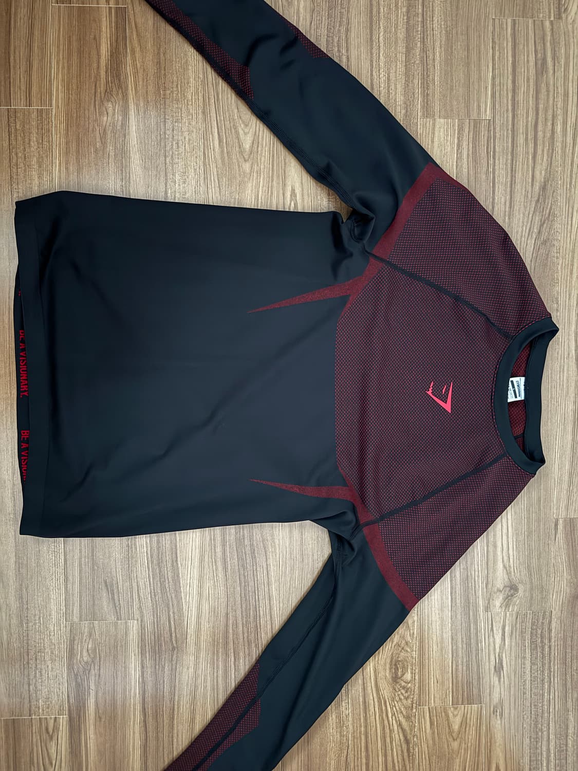 짐샤크 오닉스V5 레드 롱슬리브 판매합니다! 상품이미지1