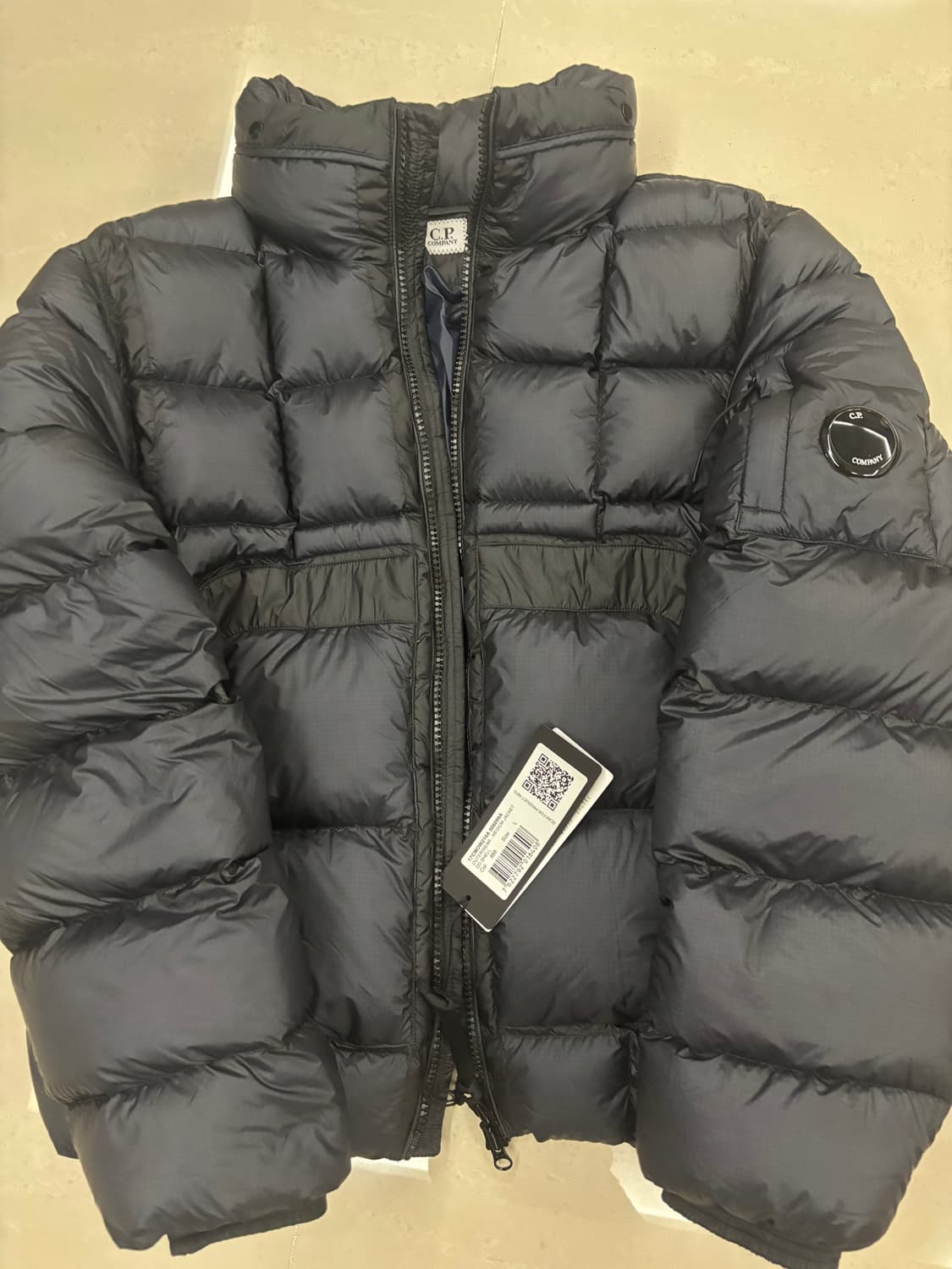 새상품 cp컴퍼니 dd쉘24fw 입니다 상품이미지1