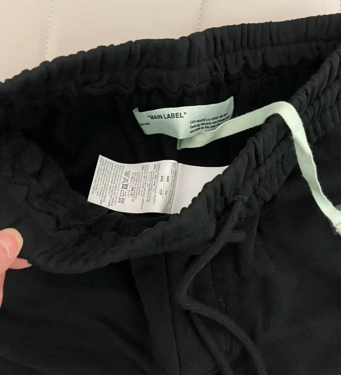[새상품] 오프화이트 코튼 반바지 블랙 XXS 상품이미지3