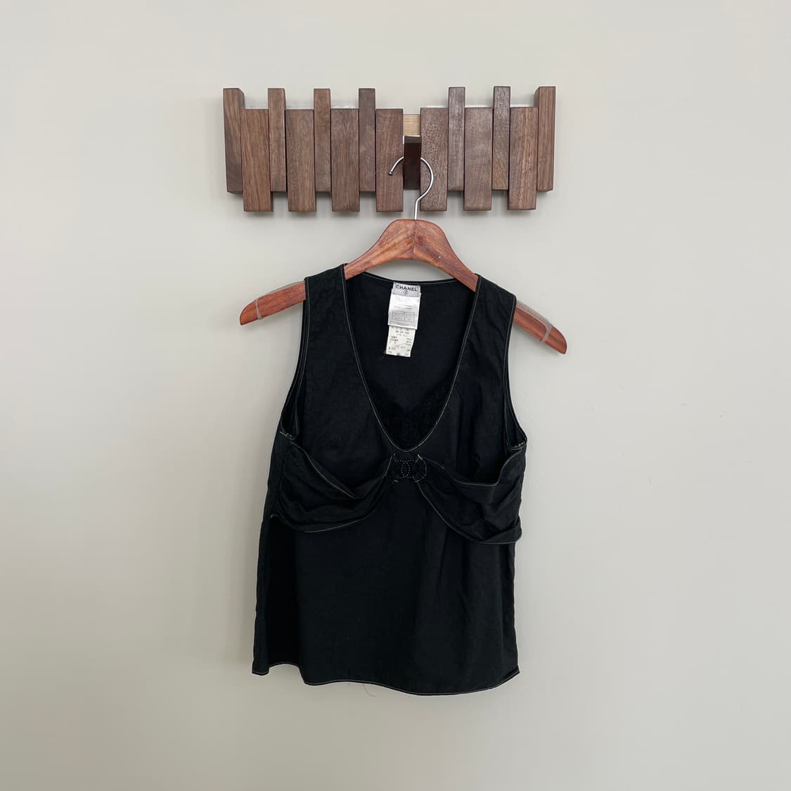 샤넬 06s 38|44-55 CC 로고 블랙 슬리브리스 탑 상품이미지2