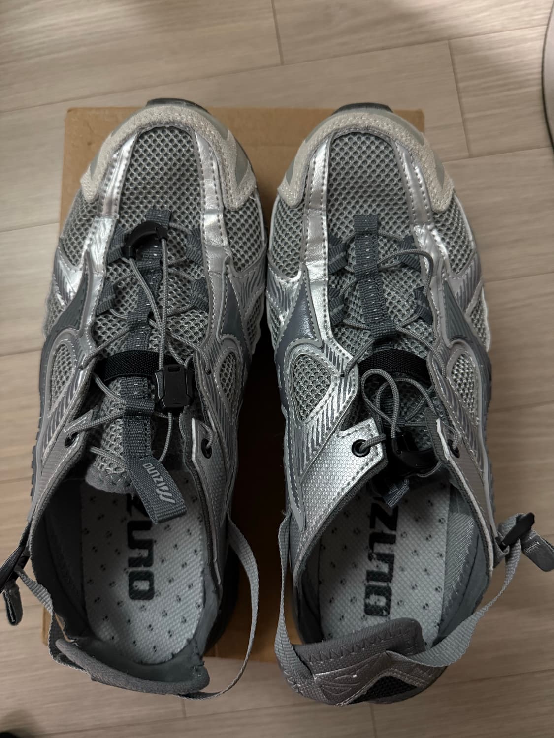 미즈노 레이서 트레일 SE 실버 그레이 상품이미지3