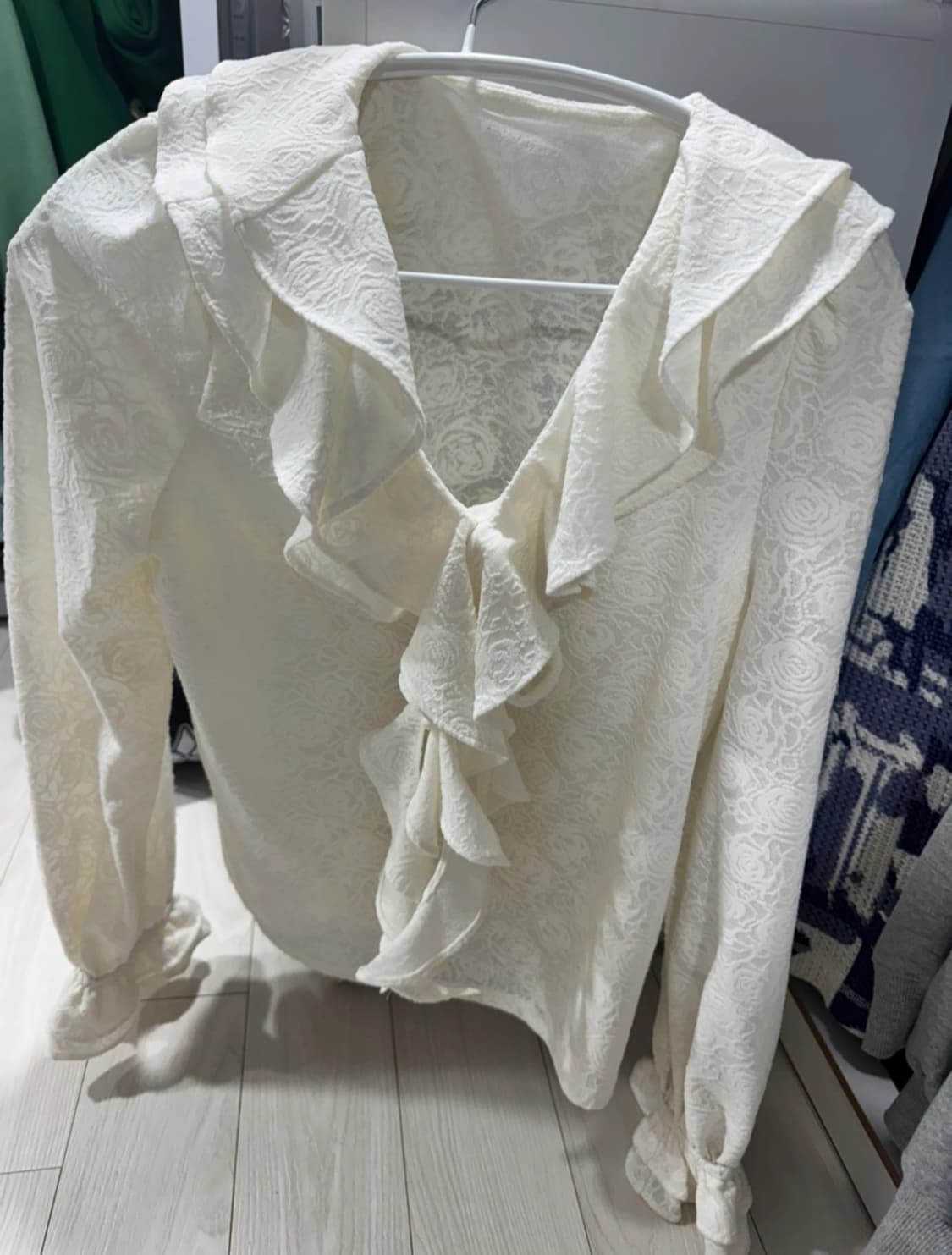 1회착용/ 쎄무아듀 플라워프릴 블라우스 S 상품이미지4