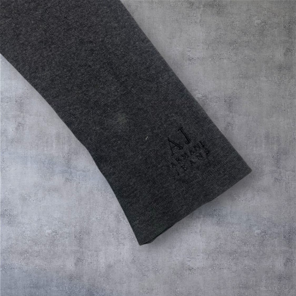 아르마니 진스 Armani Jeans 차콜 브이넥 니트 티셔츠 46 상품이미지5