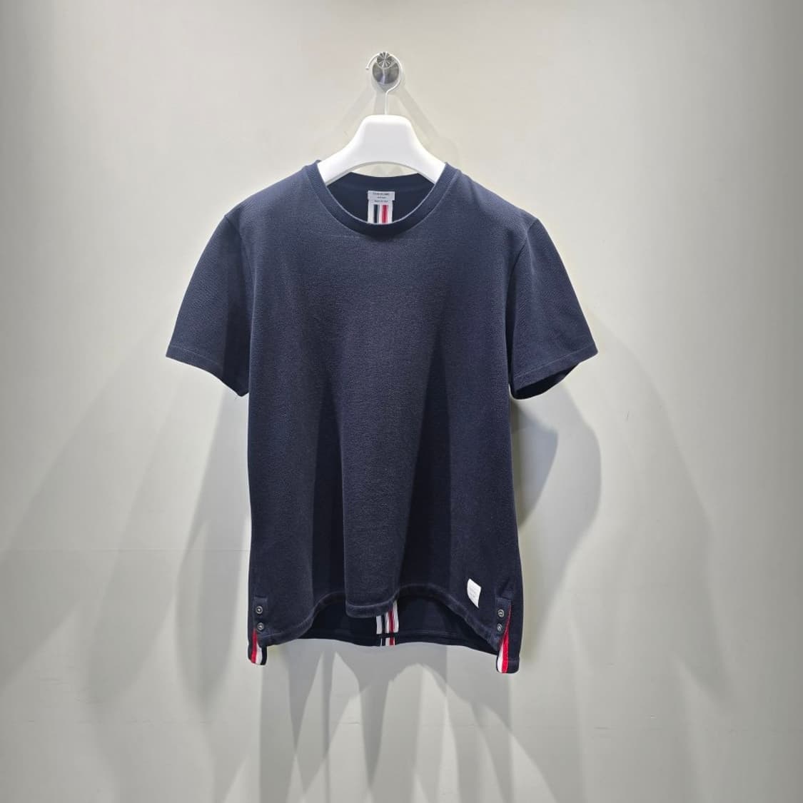 [중고/정품] 톰브라운 백삼선 티셔츠 4 (네이비) 상품이미지1