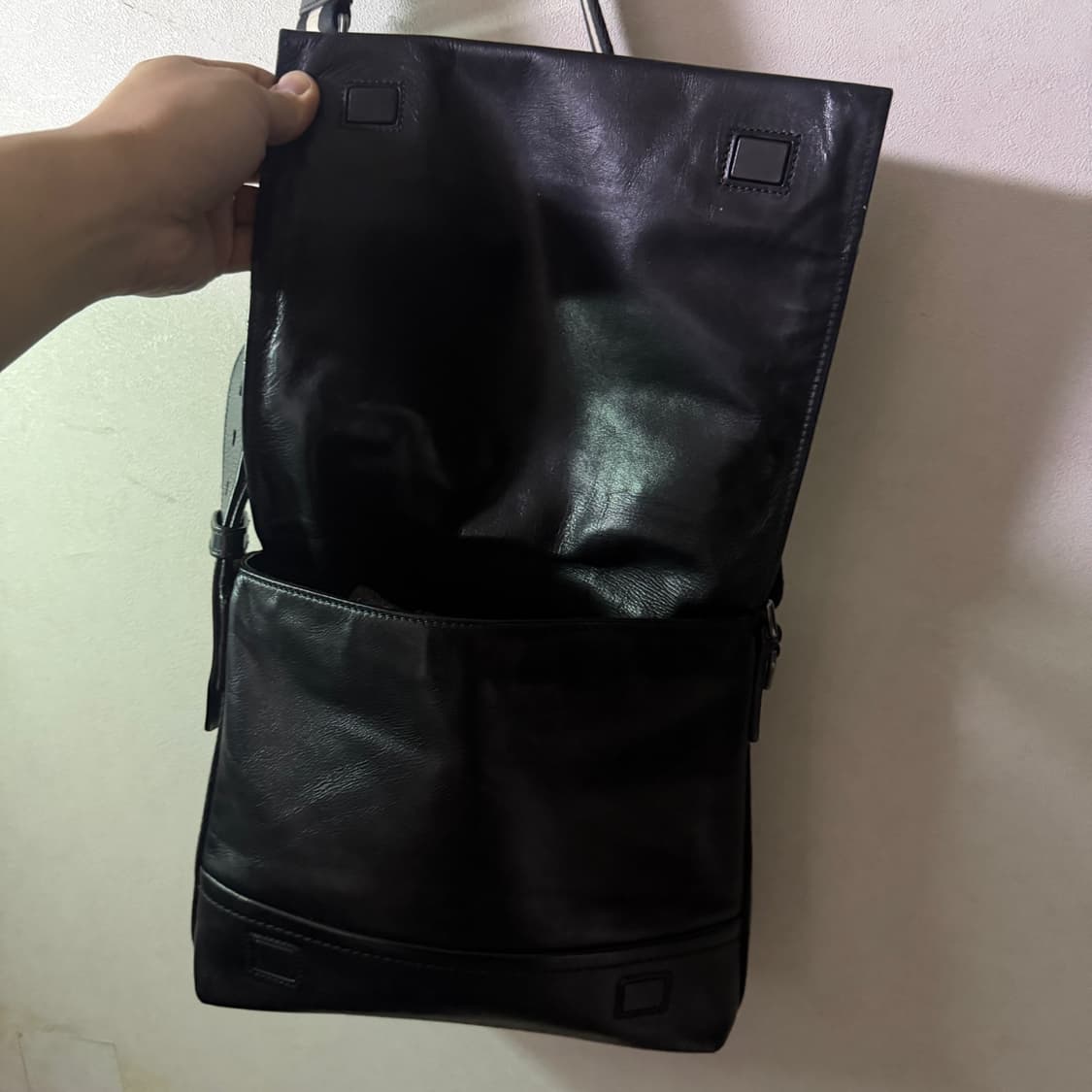 발리 남성 사각 가죽 크로스백 블랙 상품이미지8