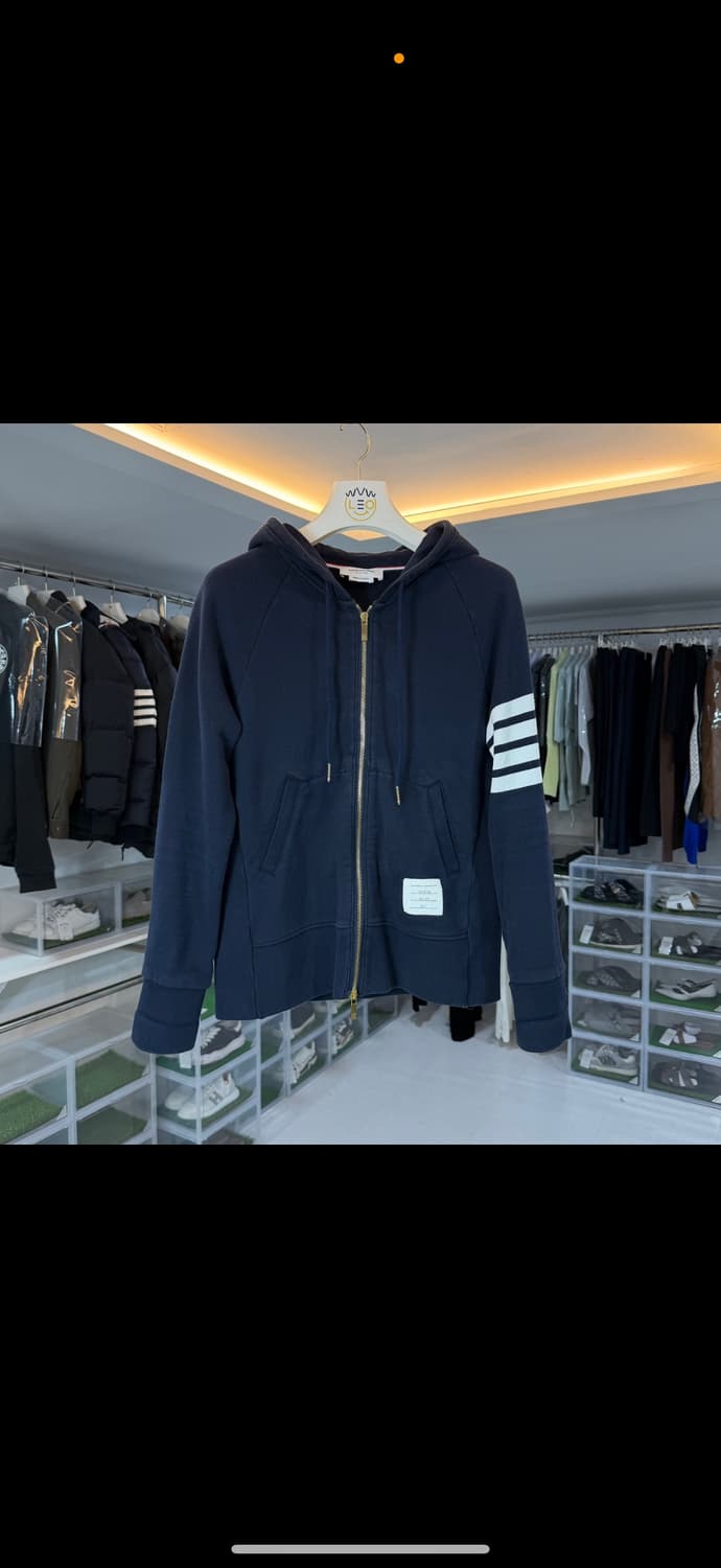 [리오브전포점] 톰브라운 사선 완장 자수 금장 후드집업 상품이미지1