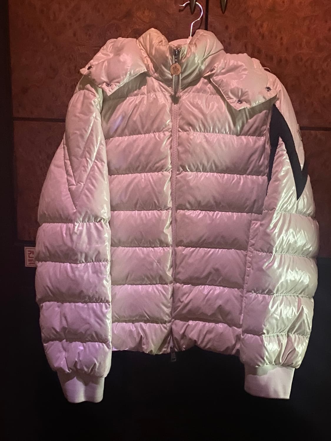 [정품] 몽클레어 유광 나일론 다운 자켓 패딩 화이트 풀구성품 M 상품이미지1