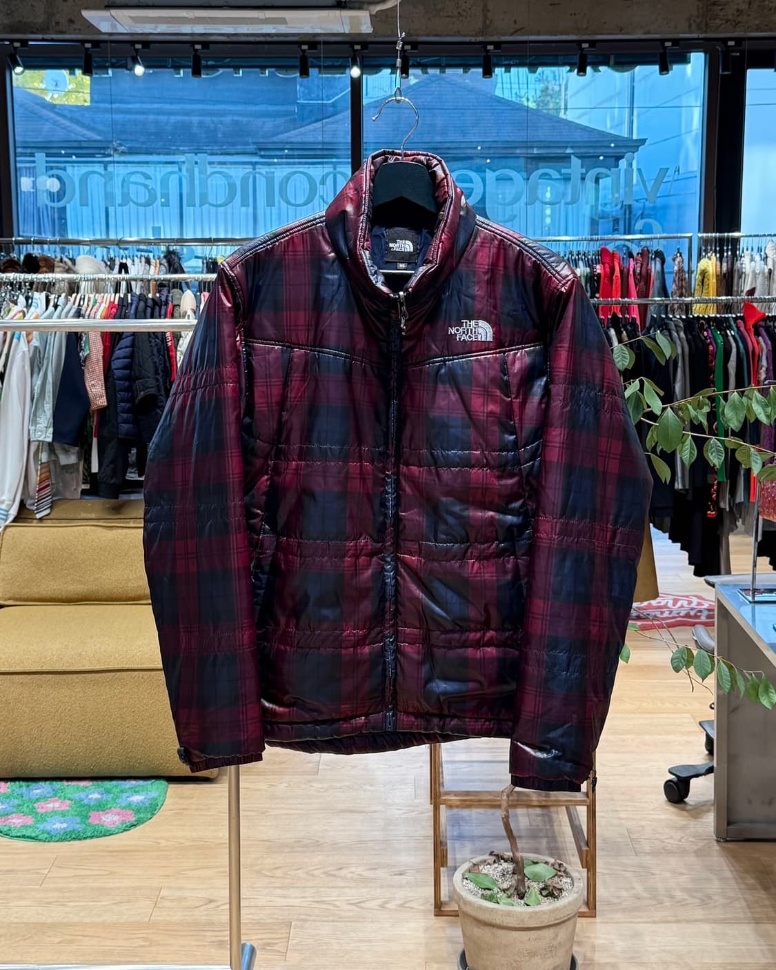 노스페이스 레드 체크 패딩 점퍼  상품이미지1