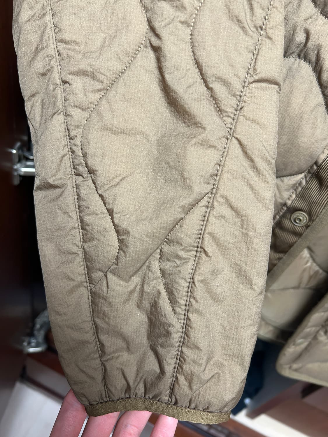 급처) 유니클로 화이트마운티니어링 하이브리드 다운 자켓 브라운 M 상품이미지5