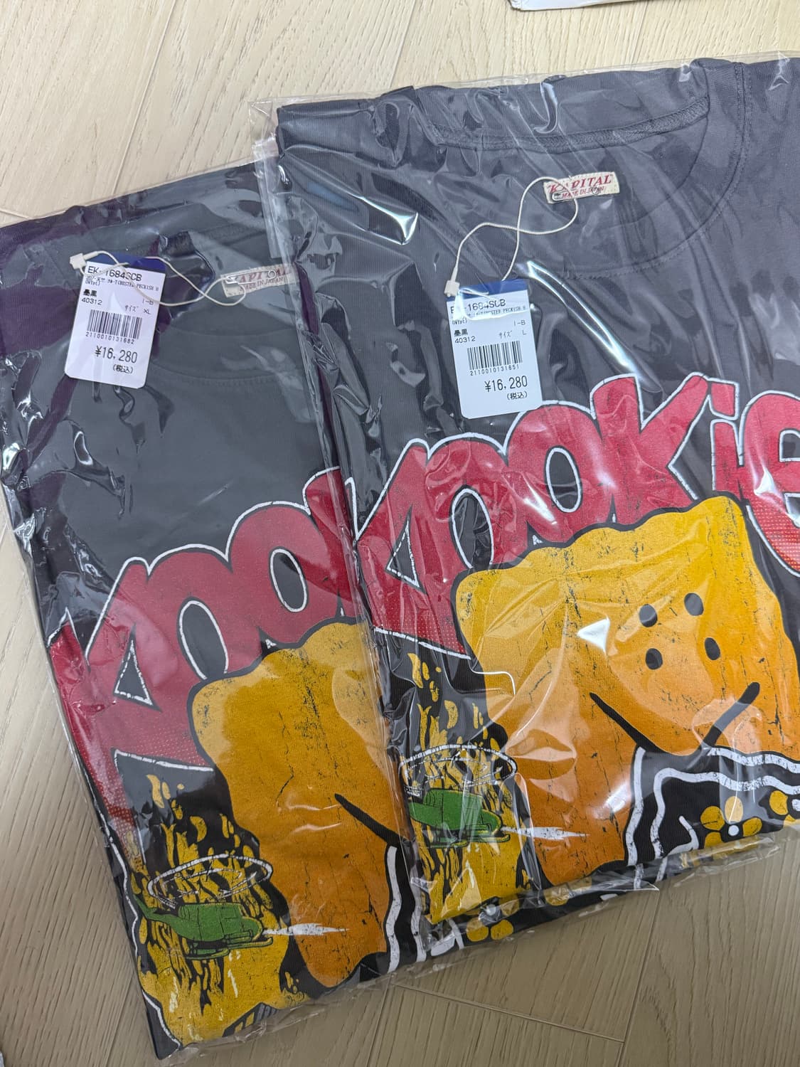 캐피탈 쿠키 티셔츠 블랙 잉크 상품이미지1