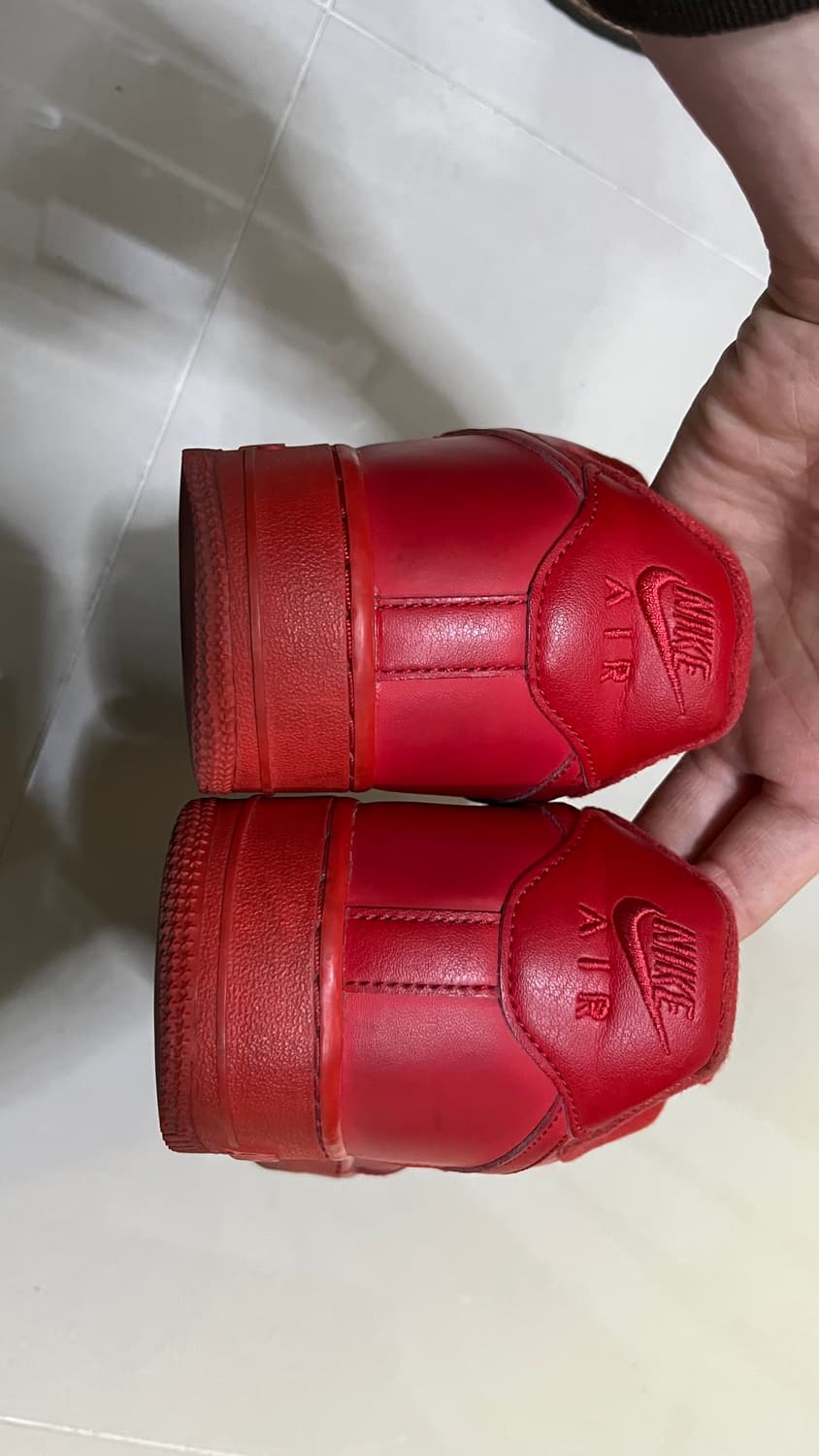 나이키 에어포스1 트리플 레드 상품이미지2