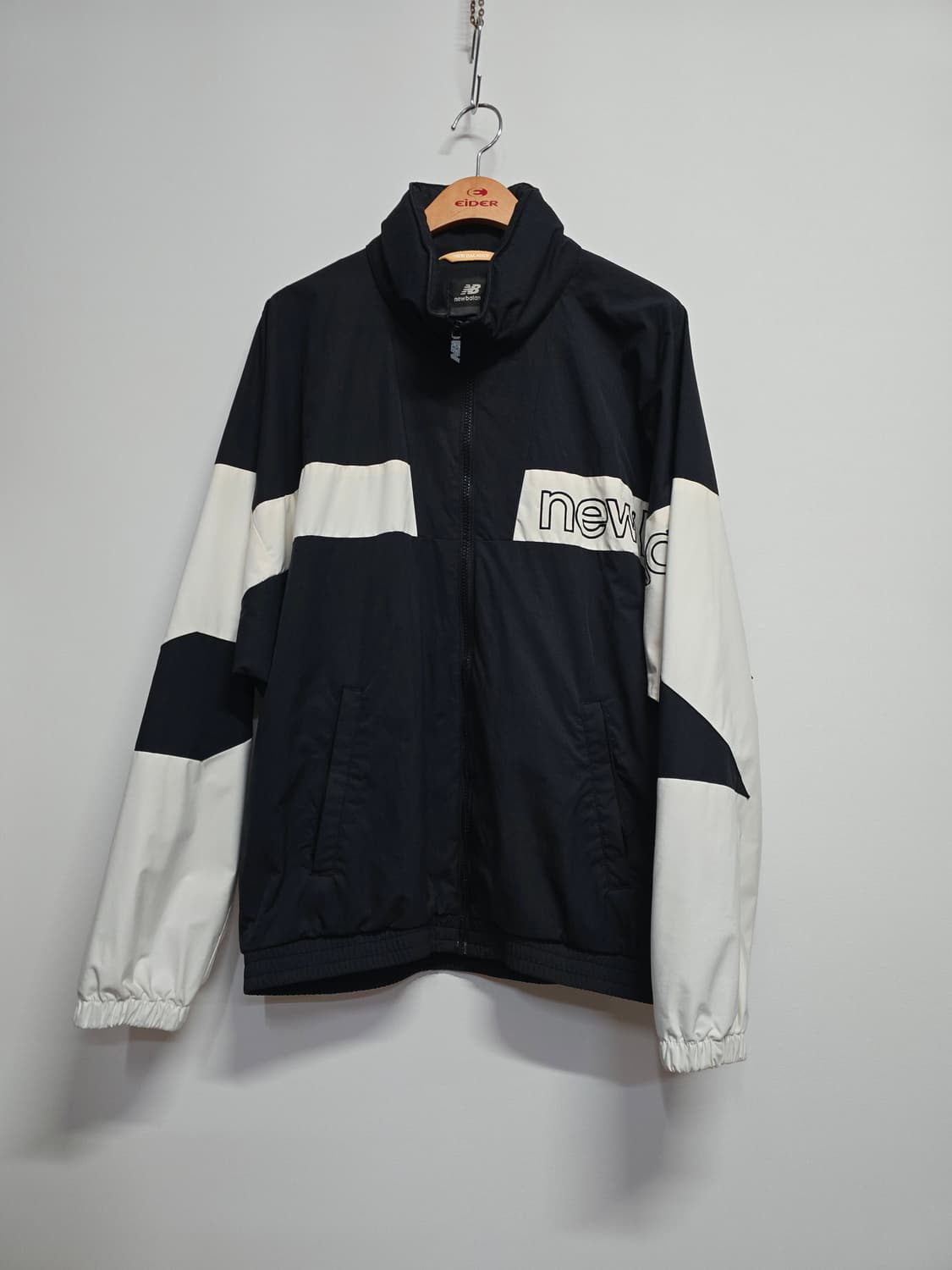 뉴발란스 블랙/화이트 바람막이 자켓 점퍼 상품이미지1