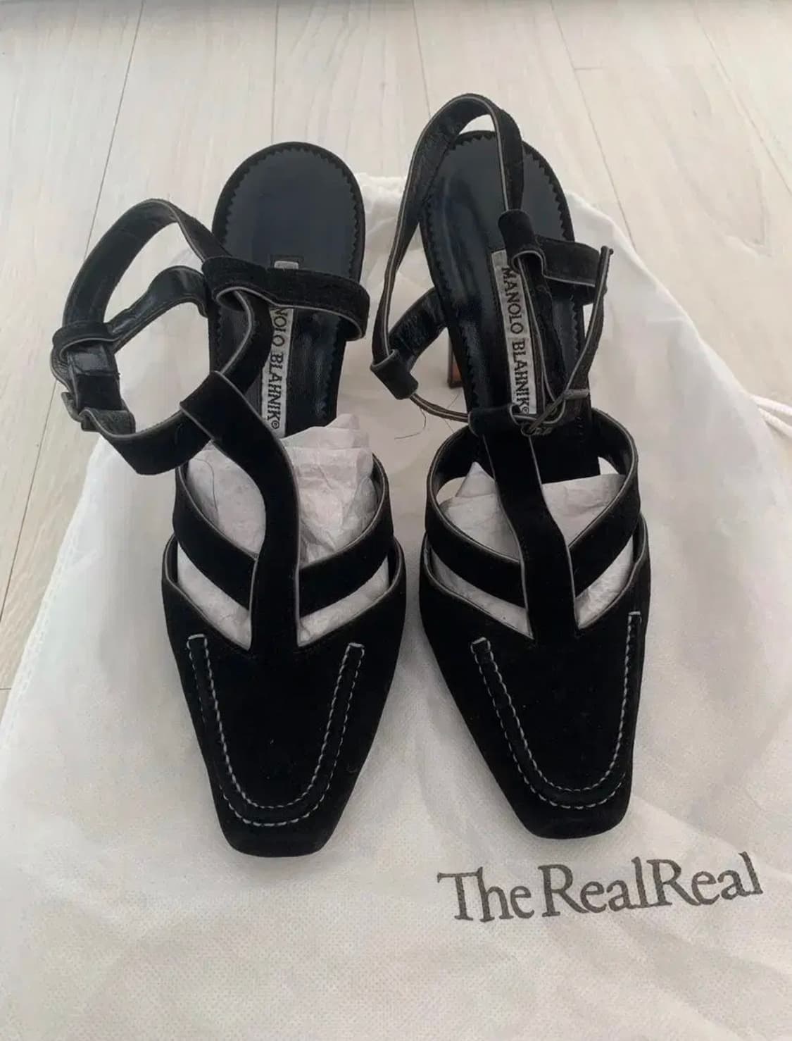 Manolo Blahnik 마놀로 블라닉 스웨이드 티스트랩 펌프스 상품이미지3