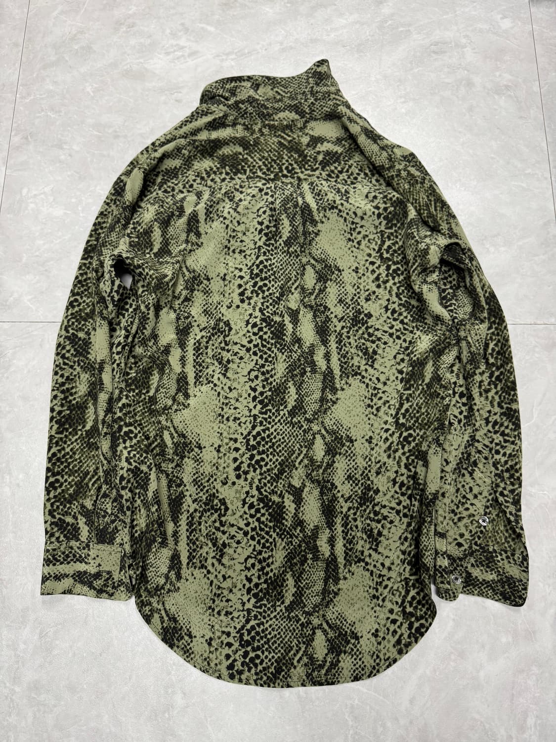 이큅먼트 Equipment 실크 상품이미지2