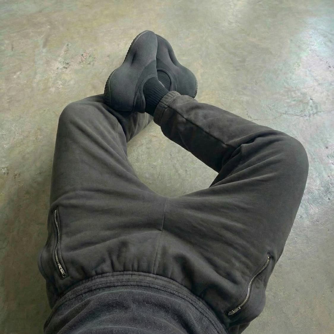 yeezy sweatpants 상품이미지1